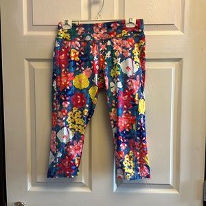 LuLaRoe Jade Capris- Size M